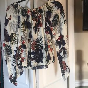 Off the shoulders blouse 4/20🌺